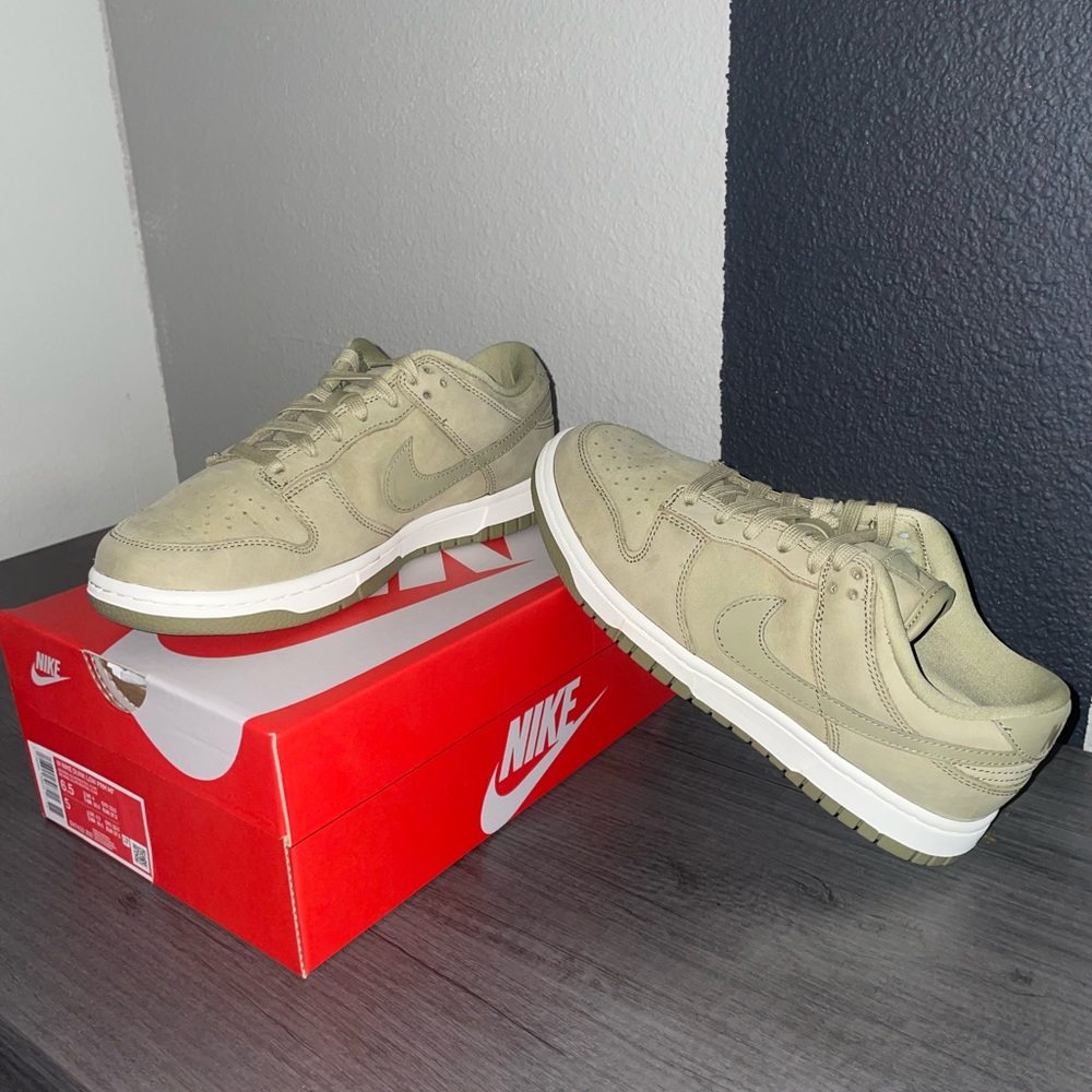 Nike Dunk Low Premium Size Women’s 6.5/ Men’s 5